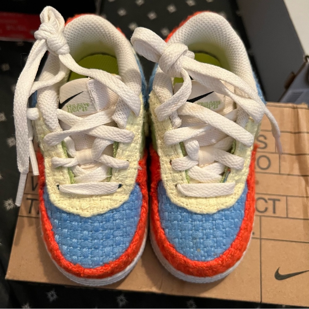 Toddler Nike size 7C